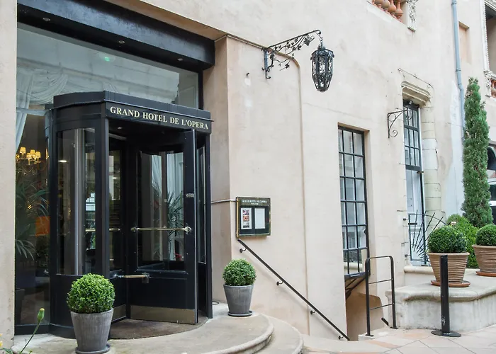 Отель Grand De L'opera - Bw Premier Collection